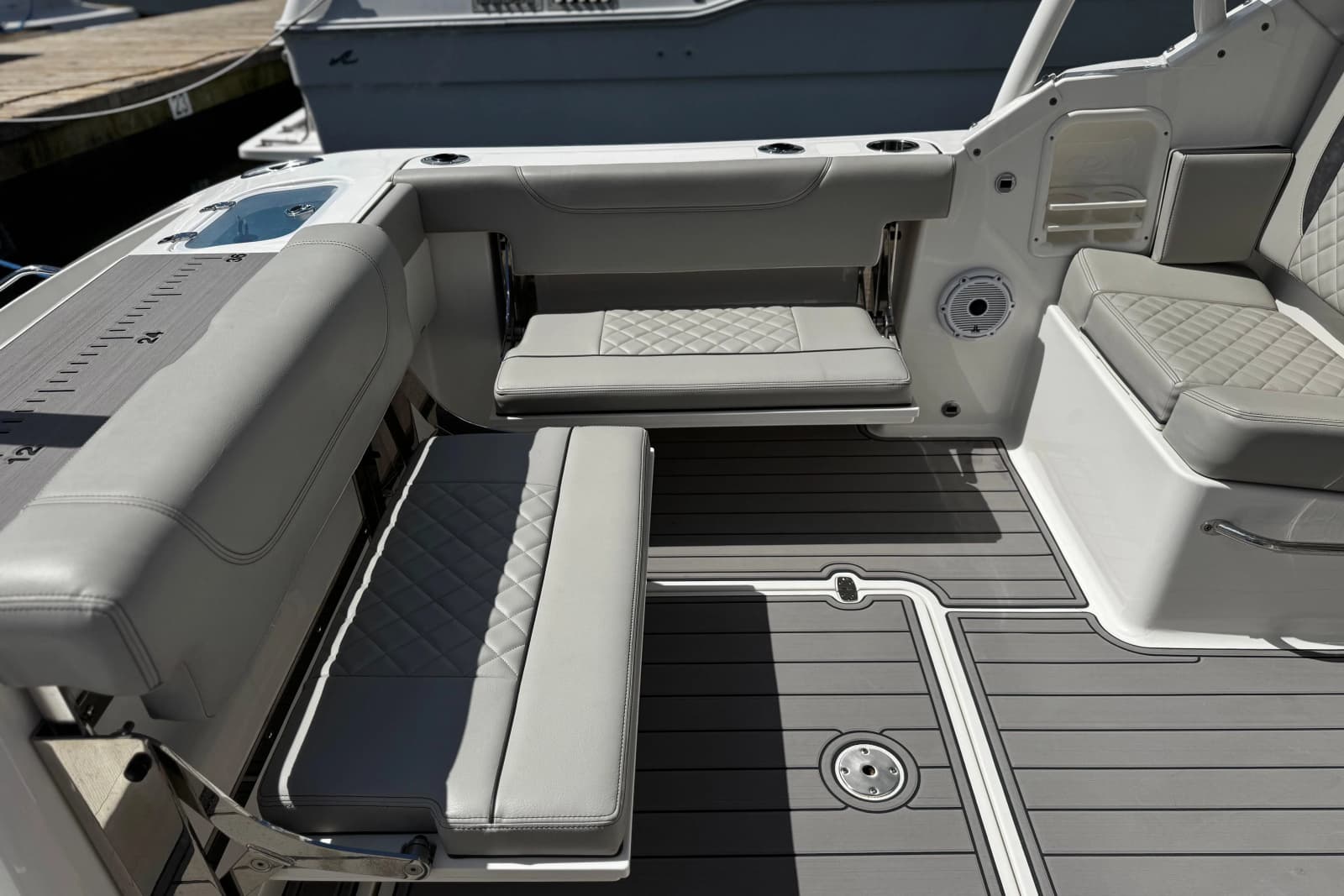 2023 Pursuit DC 266 Dual Console - Photo 12