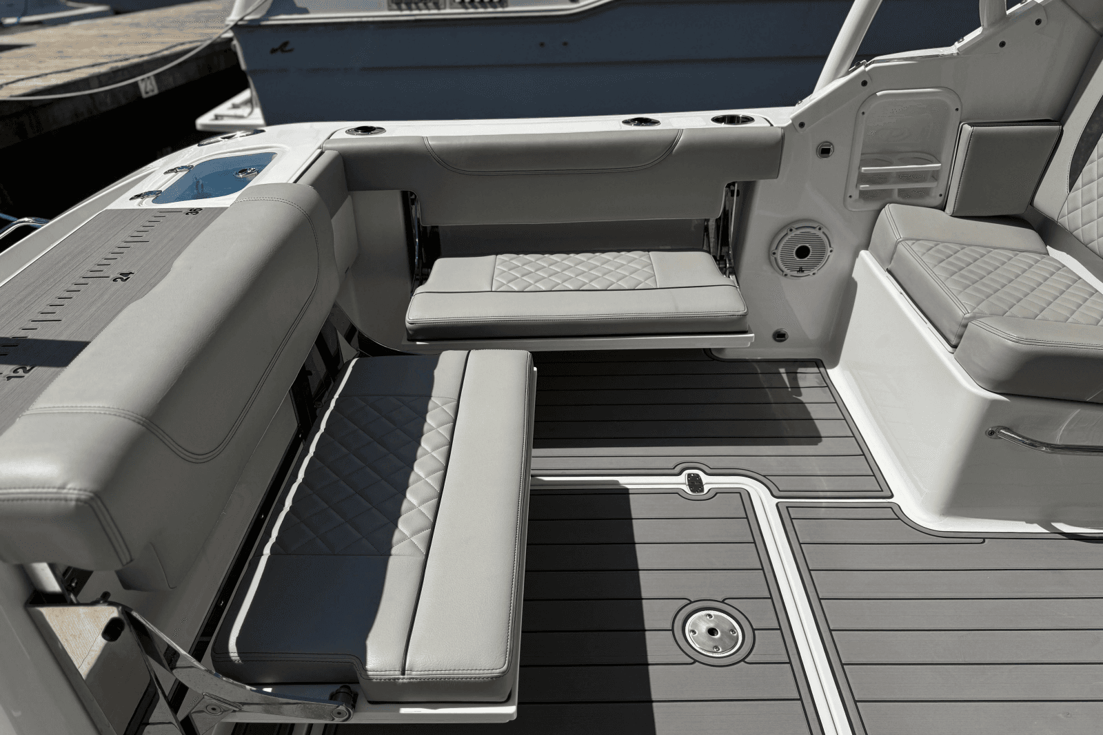 2023 Pursuit DC 266 Dual Console - Photo 12