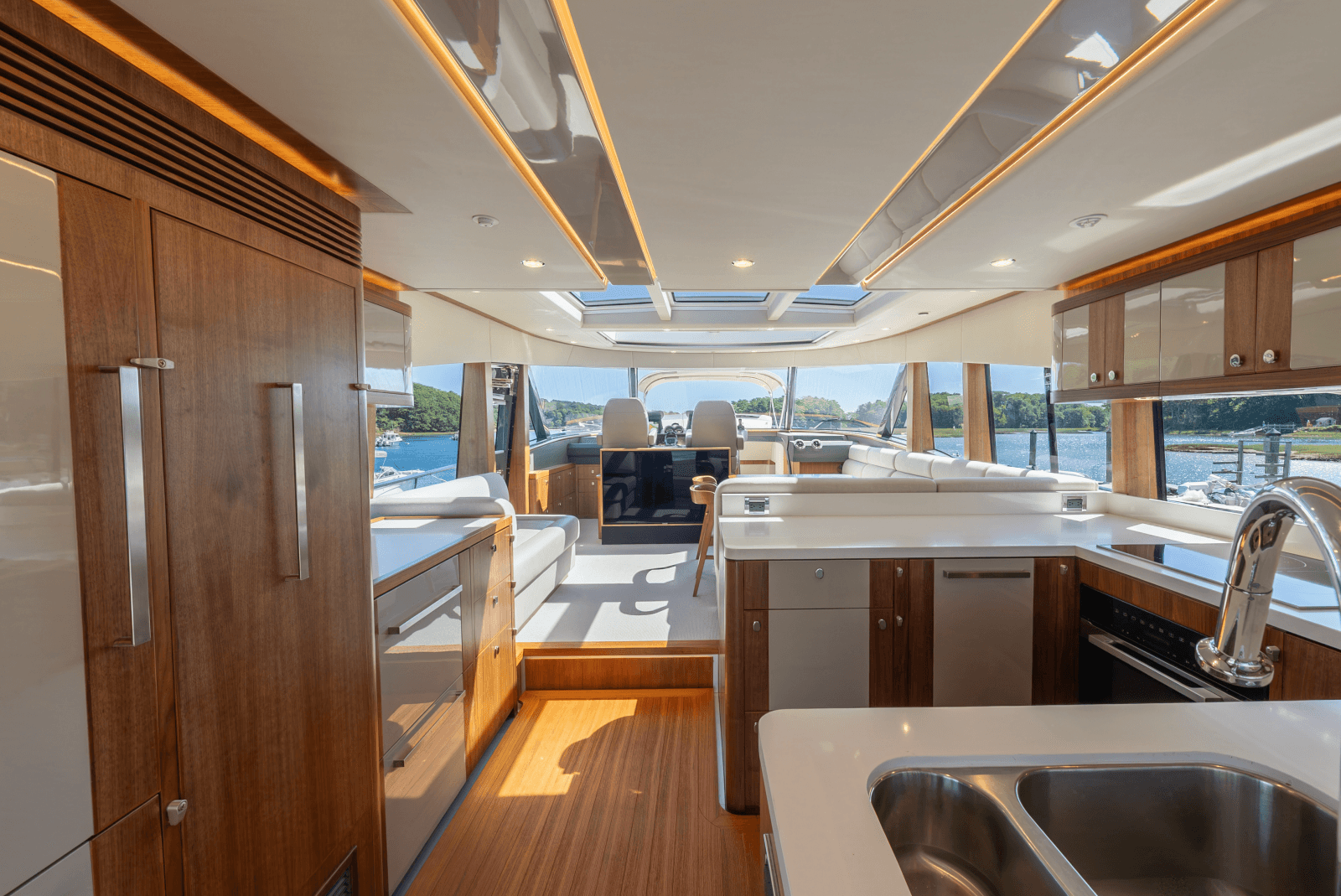 2023 Belize 66 Sedan - Photo 16