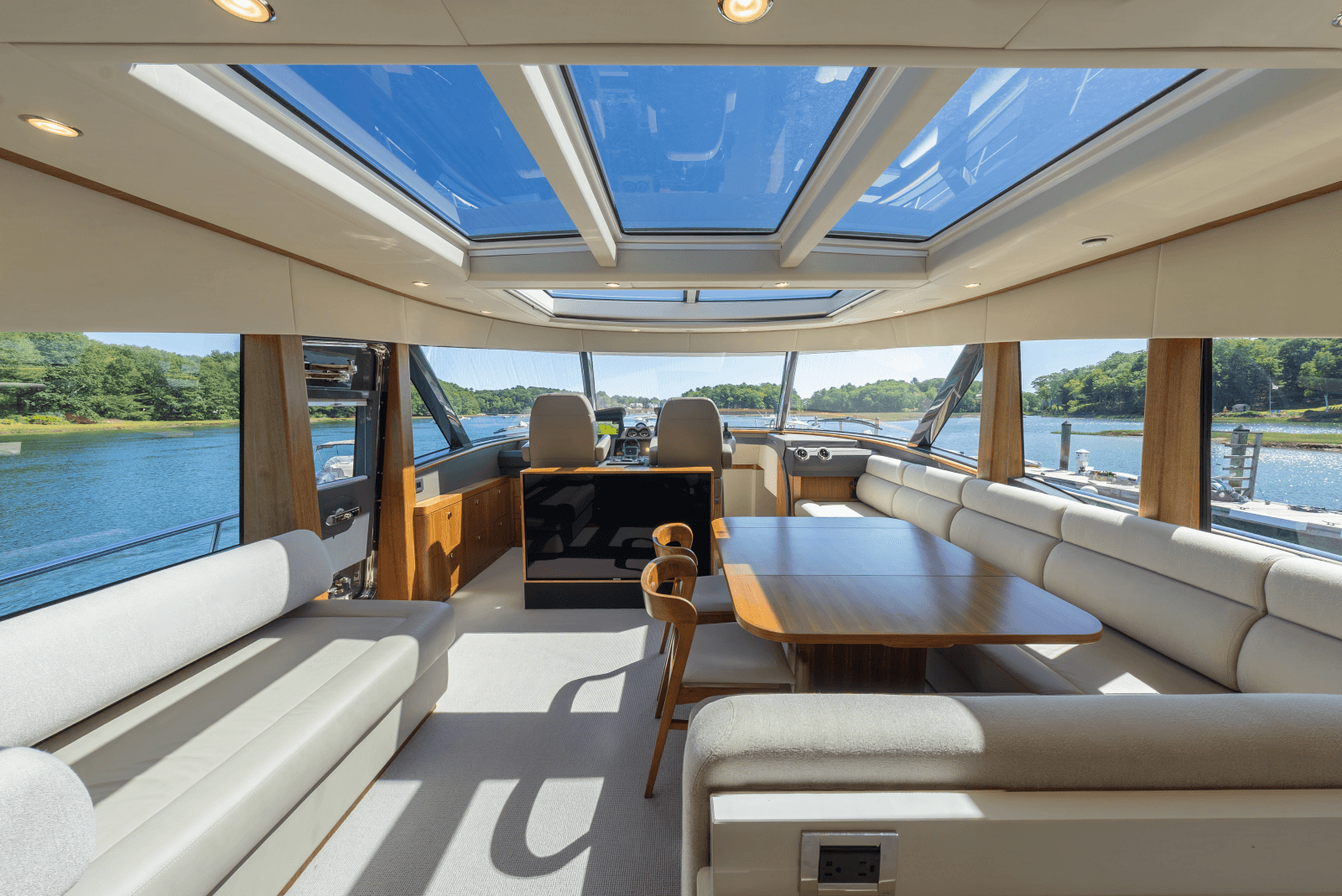 2023 Belize 66 Sedan - Photo 22