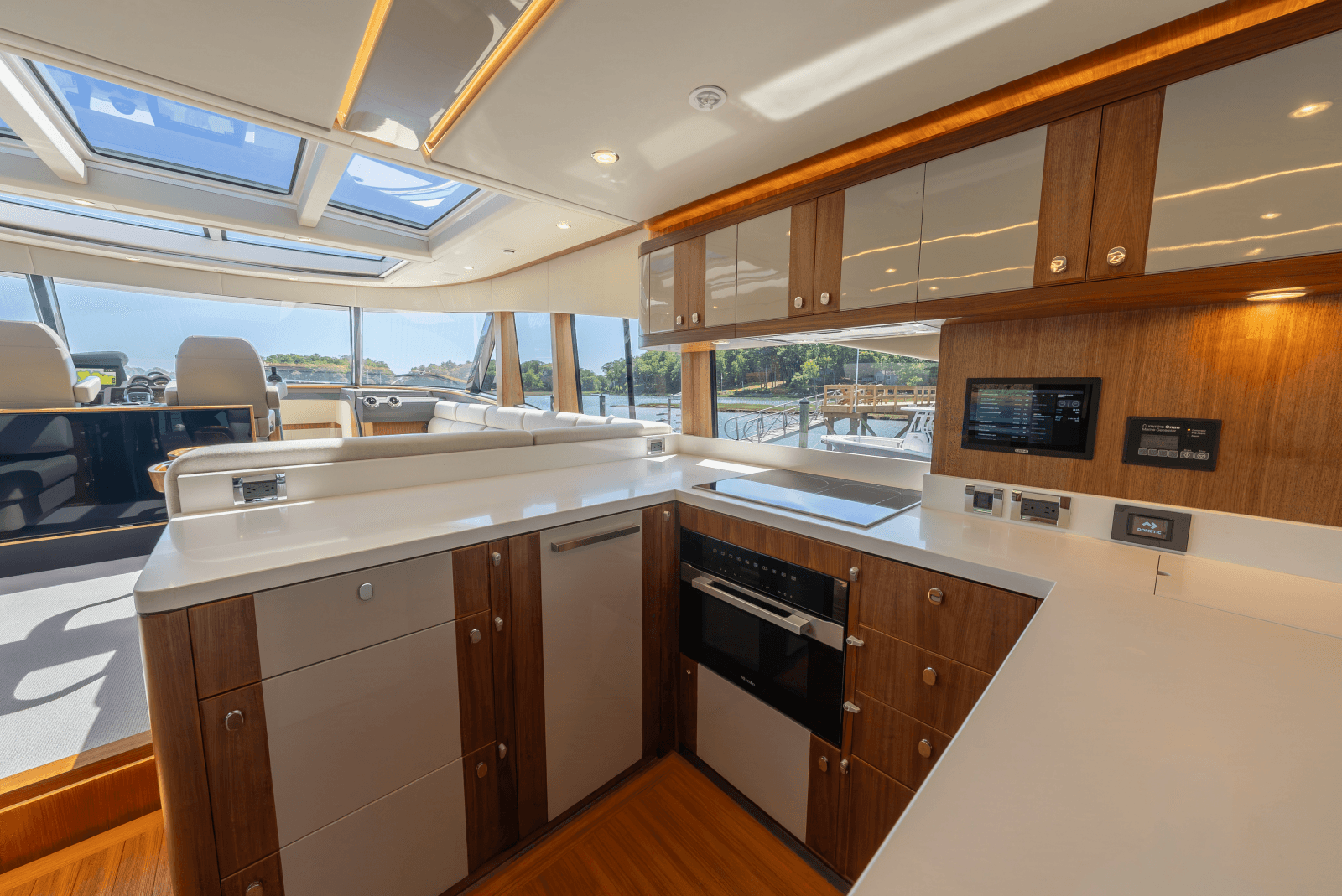 2023 Belize 66 Sedan - Photo 27