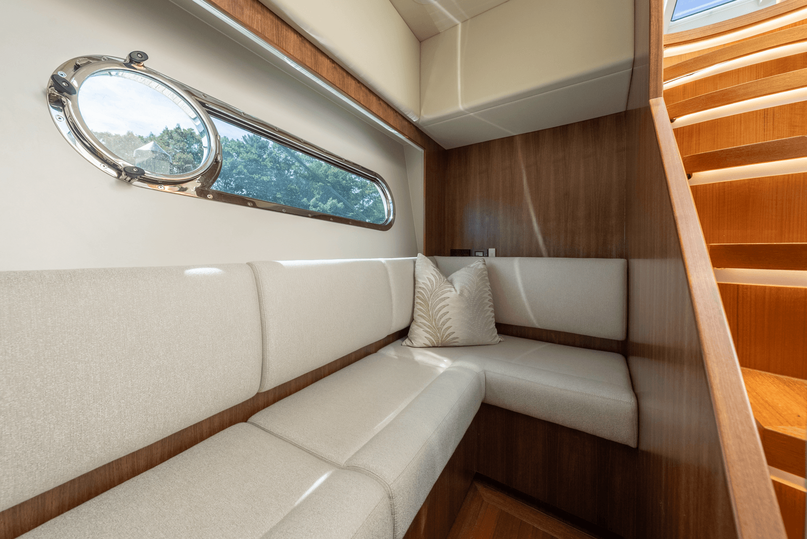 2023 Belize 66 Sedan - Photo 33