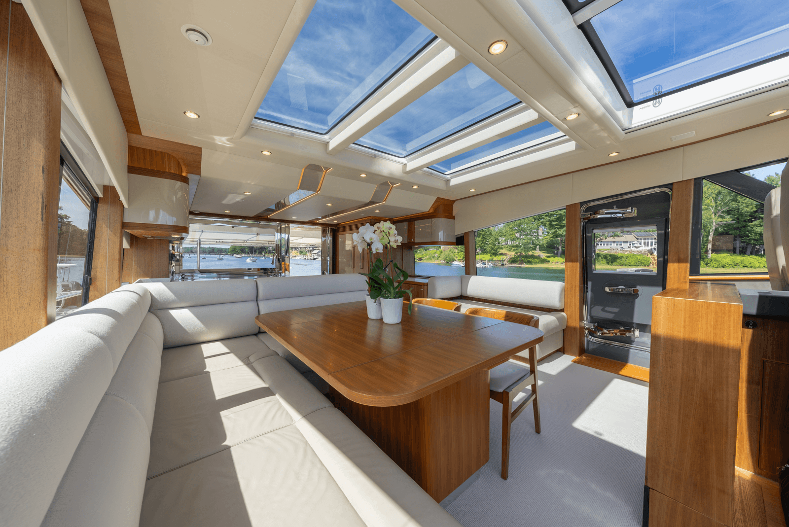 2023 Belize 66 Sedan - Photo 25