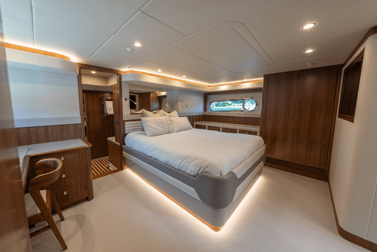 2023 Belize 66 Sedan - Photo 34