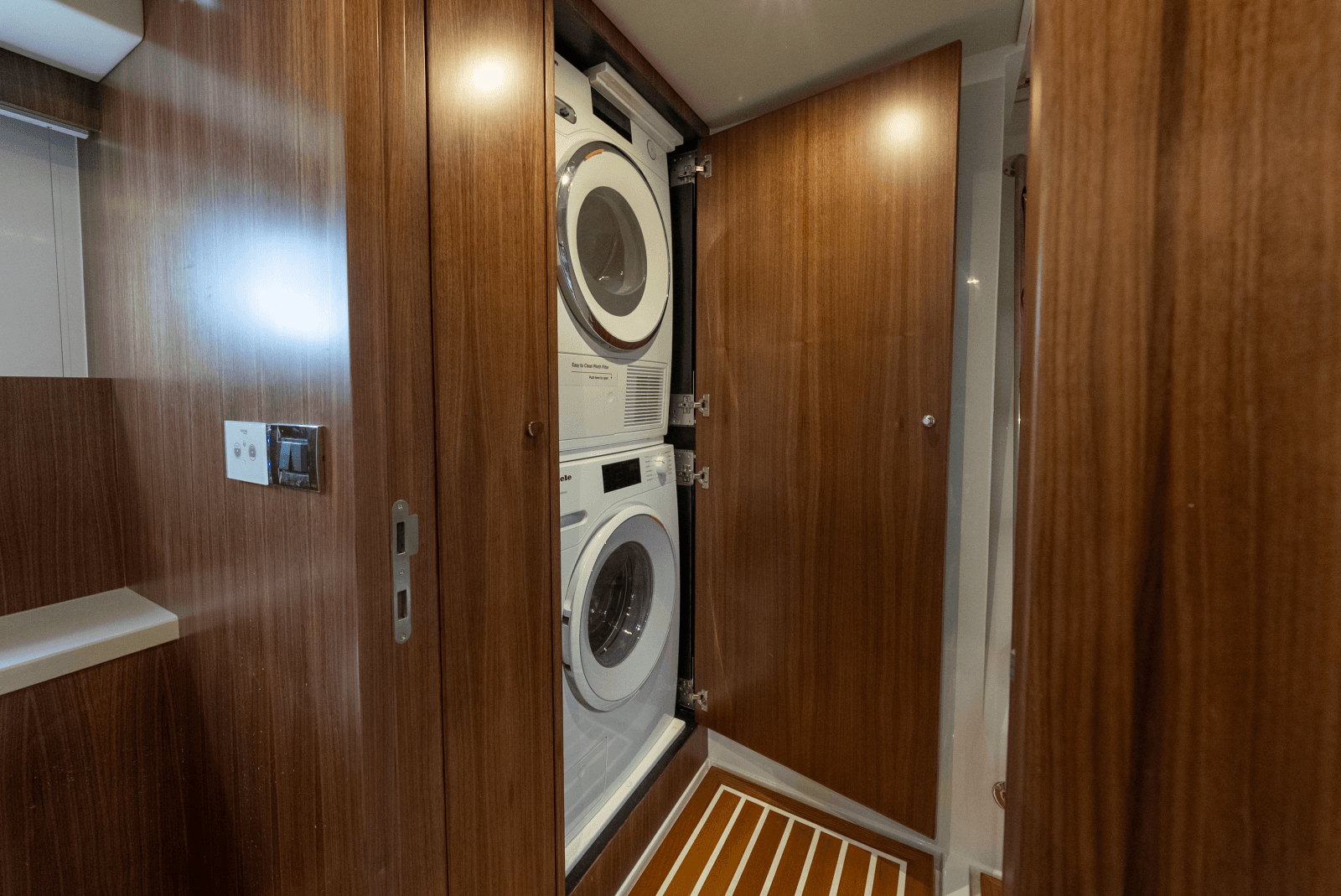 2023 Belize 66 Sedan - Photo 43