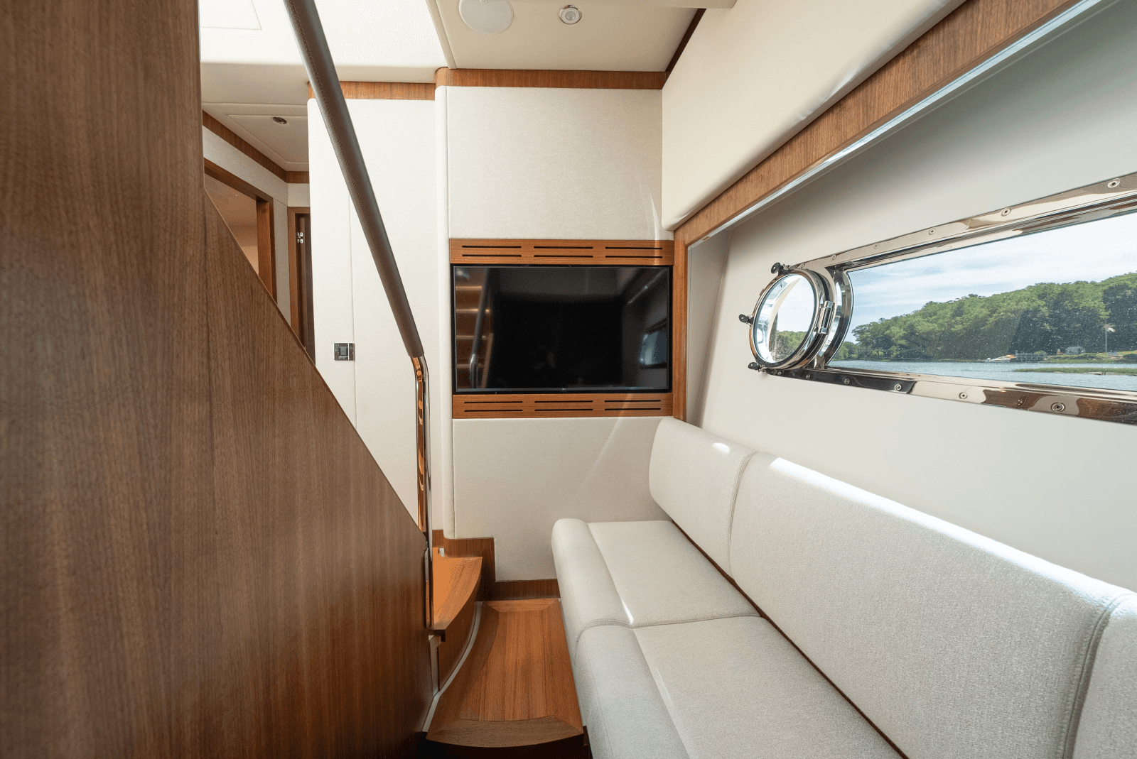 2023 Belize 66 Sedan - Photo 32