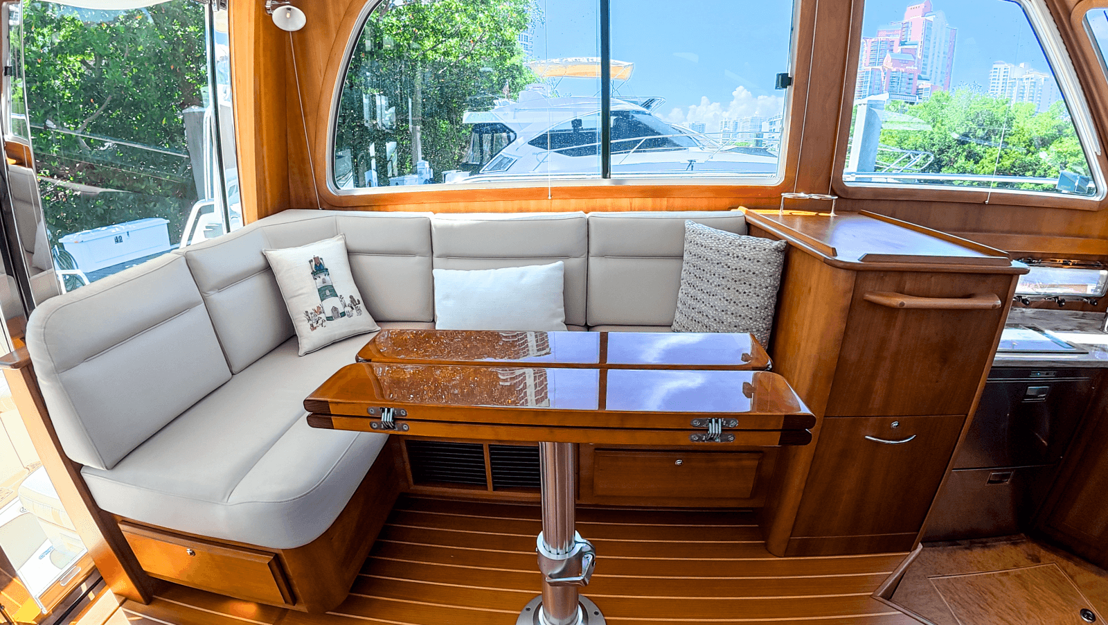 2019 Sabre 42 Salon Express - Photo 12