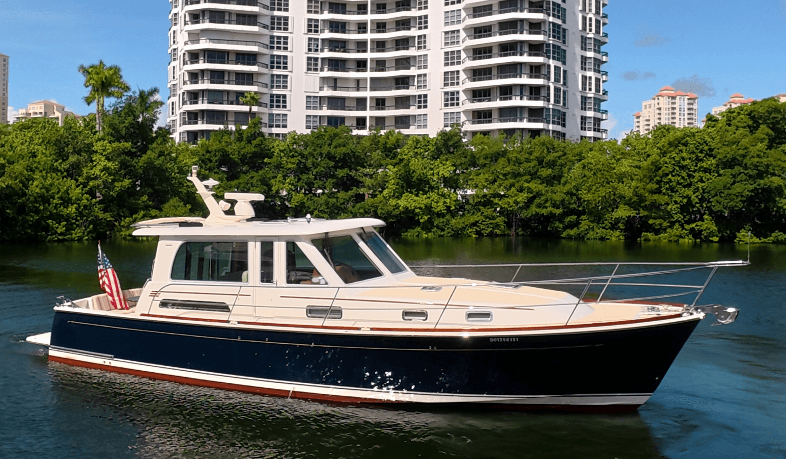 2019 Sabre 42 Salon Express - Photo 1