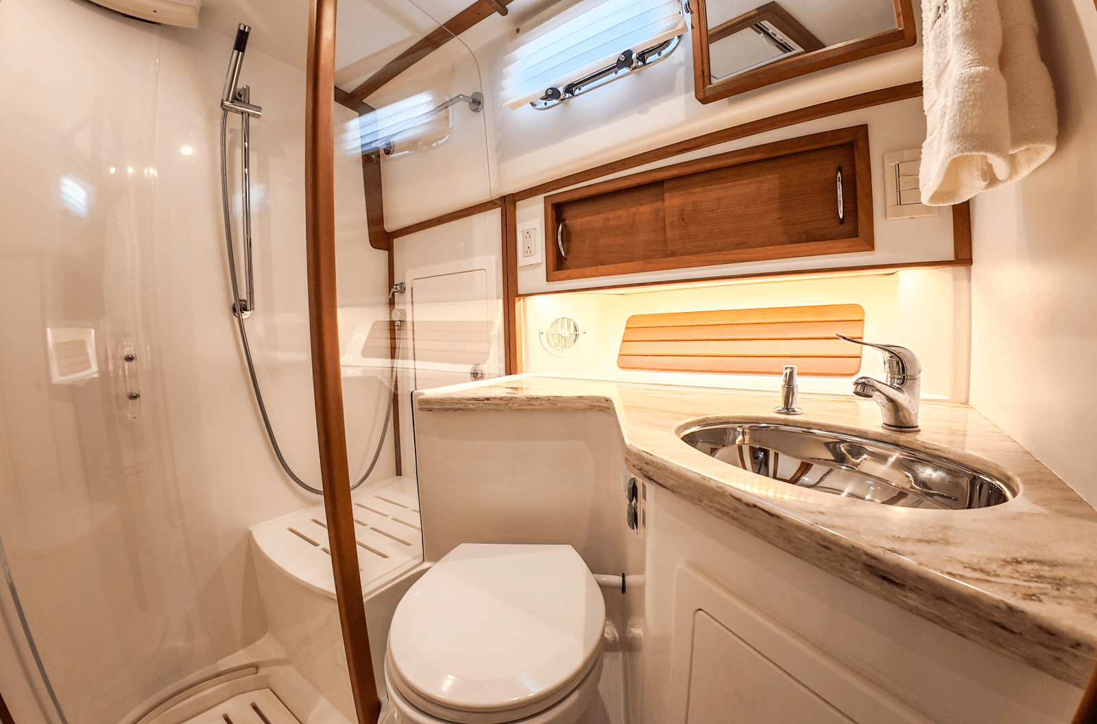 2019 Sabre 42 Salon Express - Photo 20