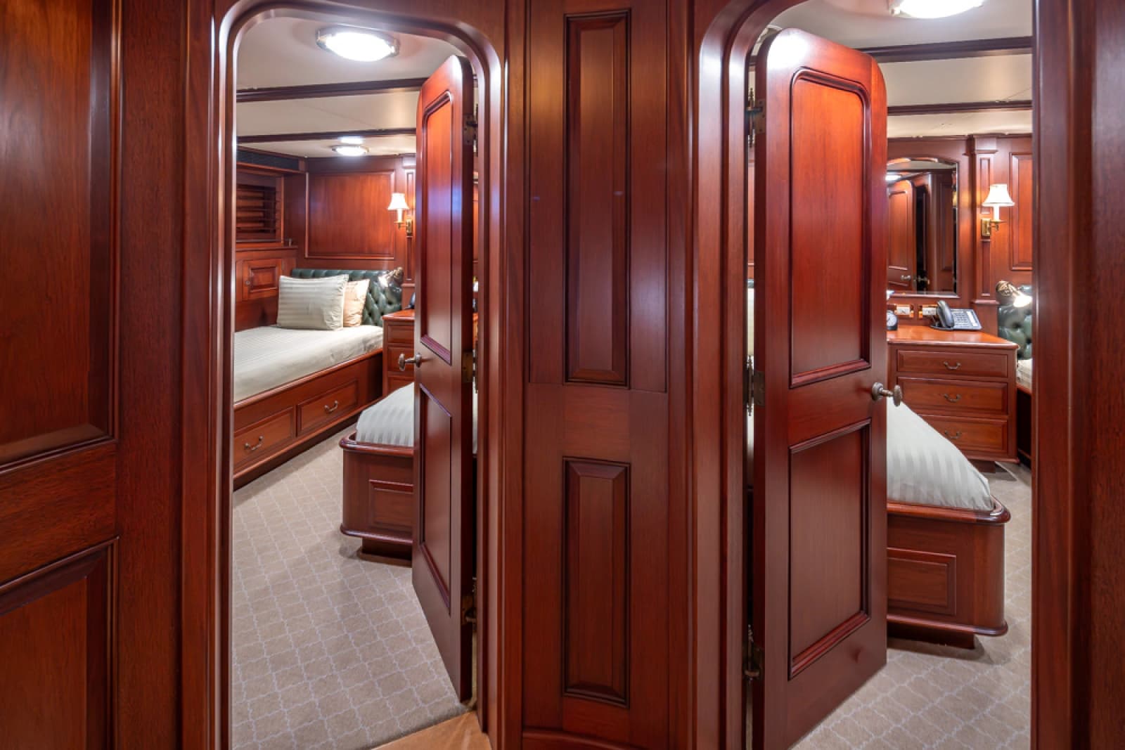 1989 Delta Marine Flybridge Motoryacht - Photo 53