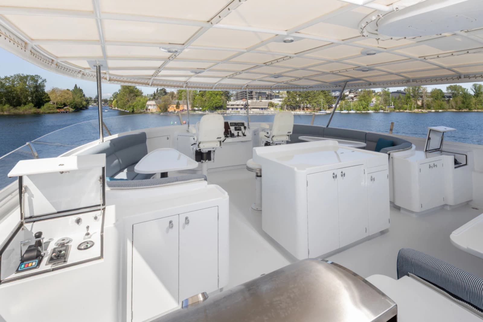 1989 Delta Marine Flybridge Motoryacht - Photo 10