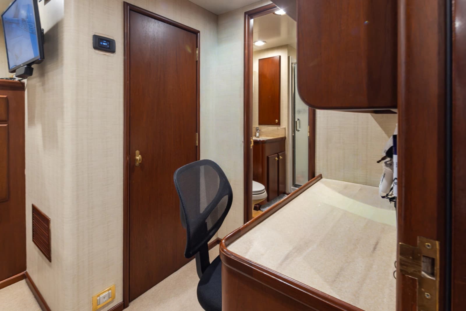 1989 Delta Marine Flybridge Motoryacht - Photo 76