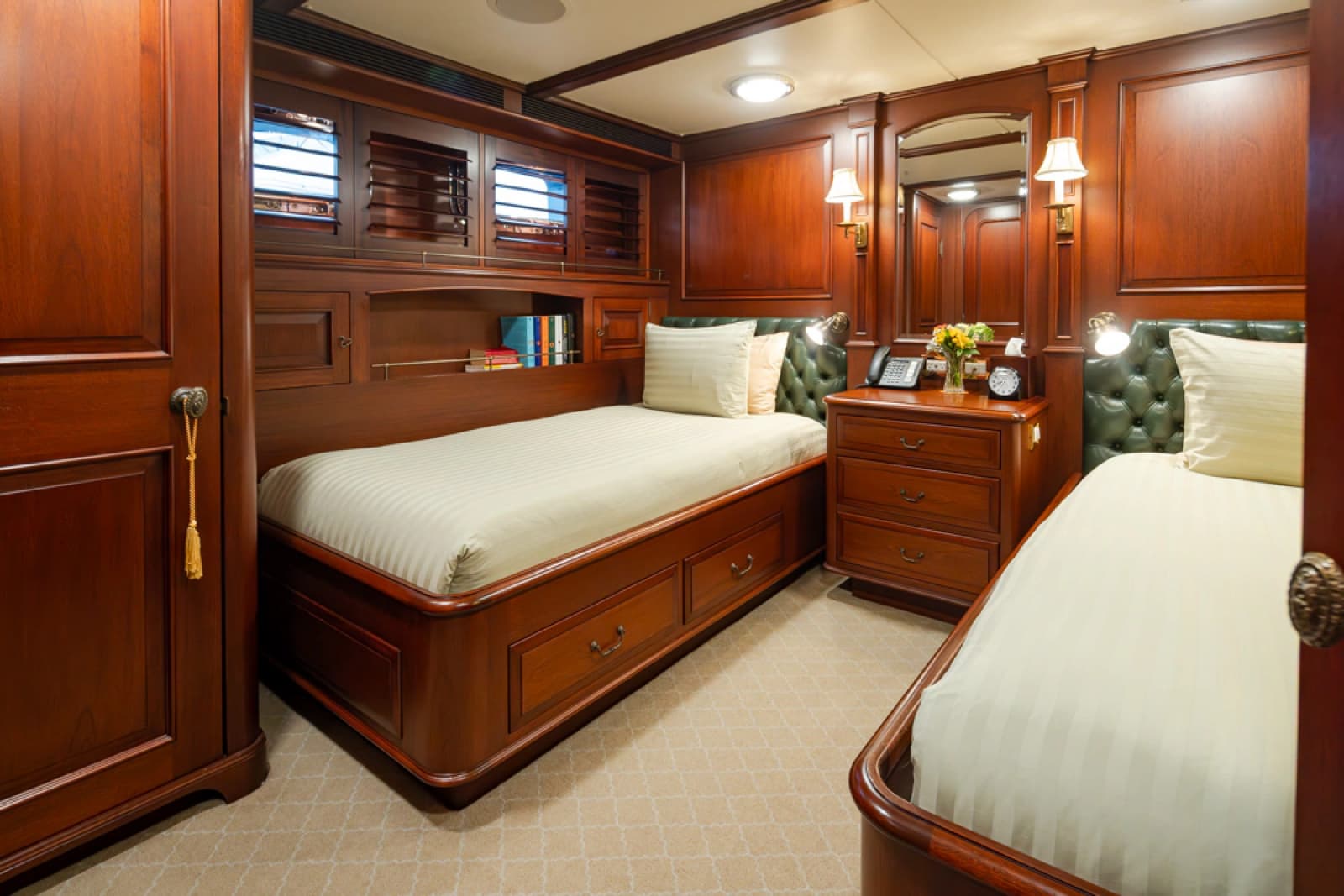 1989 Delta Marine Flybridge Motoryacht - Photo 54
