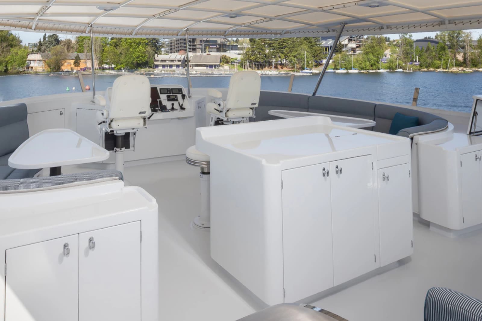 1989 Delta Marine Flybridge Motoryacht - Photo 13