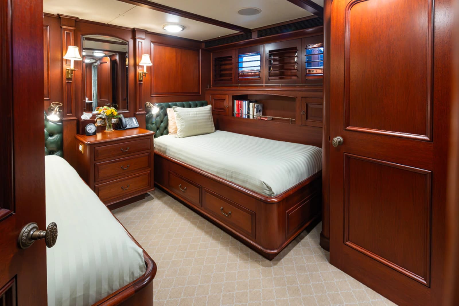 1989 Delta Marine Flybridge Motoryacht - Photo 58