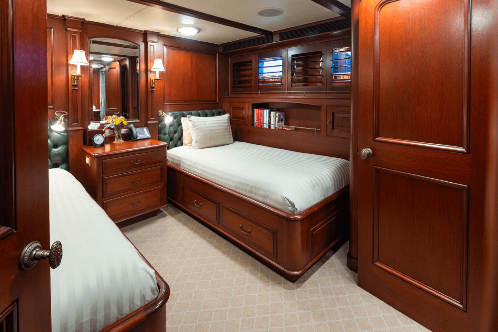 1989 Delta Marine Flybridge Motoryacht - Photo 58