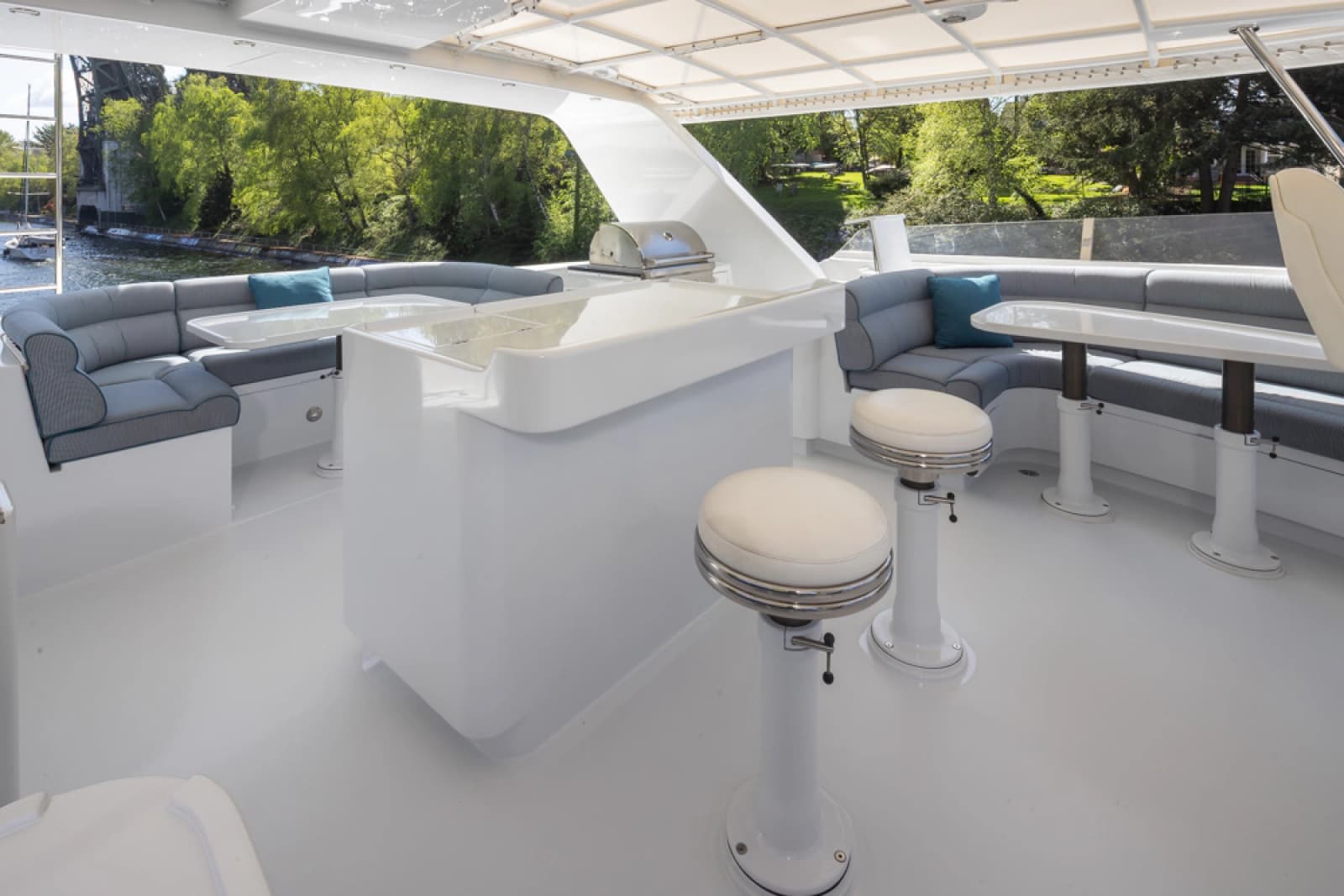1989 Delta Marine Flybridge Motoryacht - Photo 15