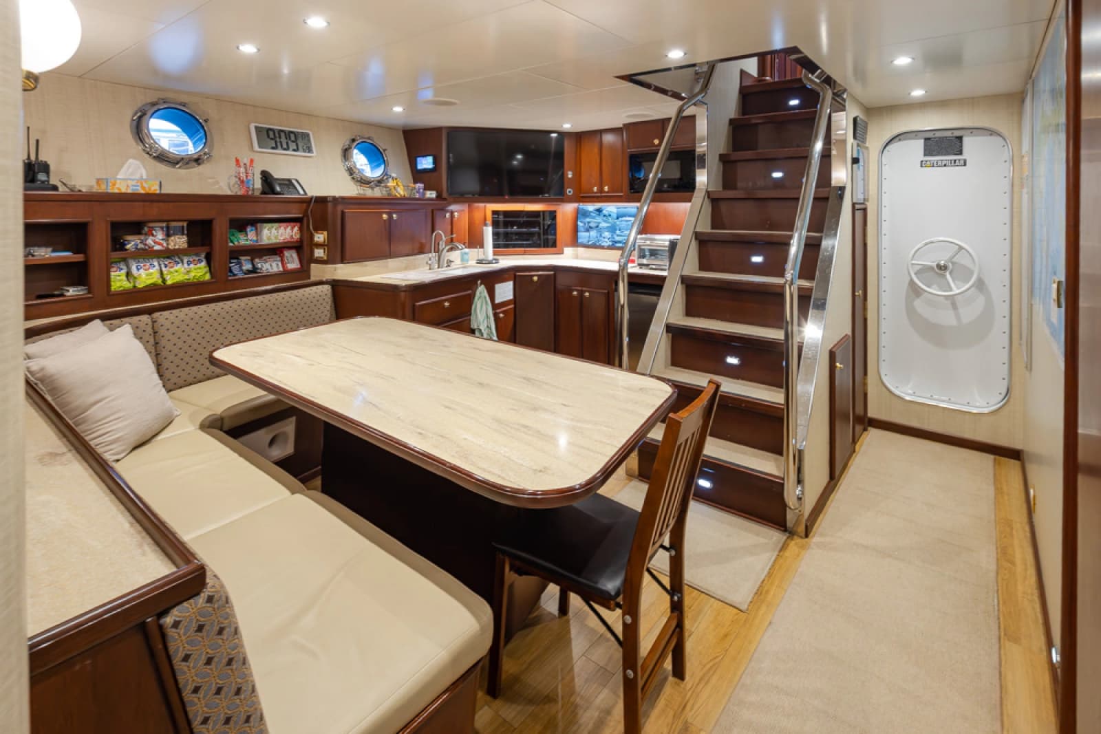 1989 Delta Marine Flybridge Motoryacht - Photo 73