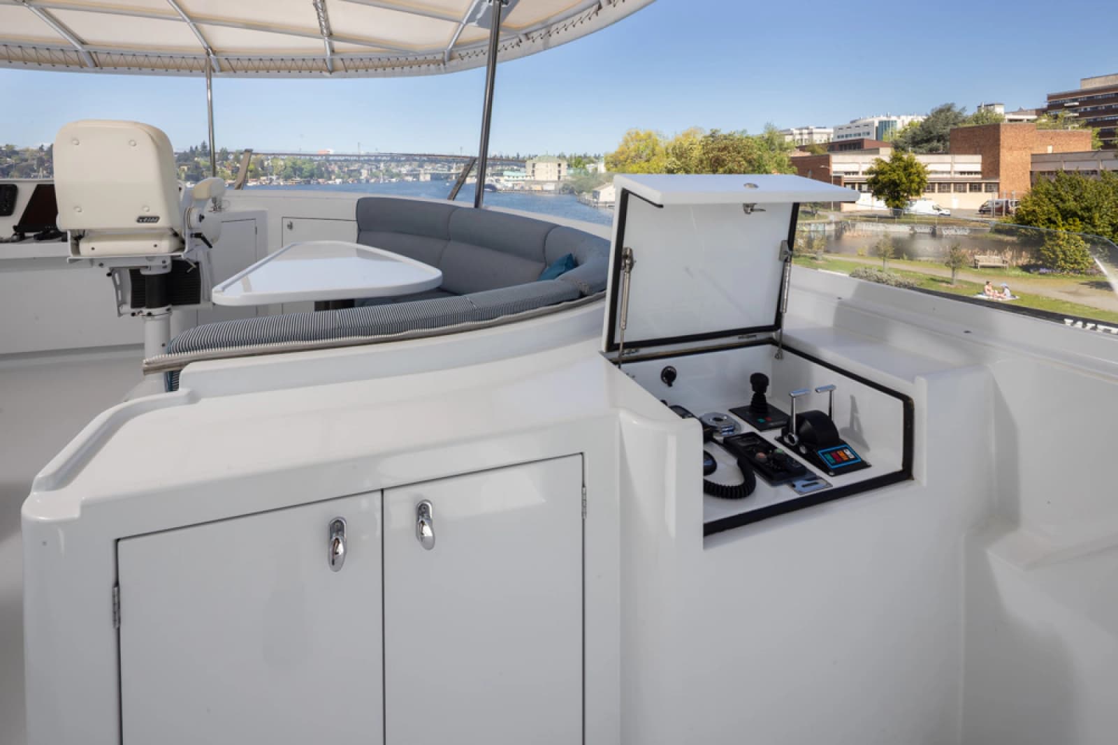 1989 Delta Marine Flybridge Motoryacht - Photo 19