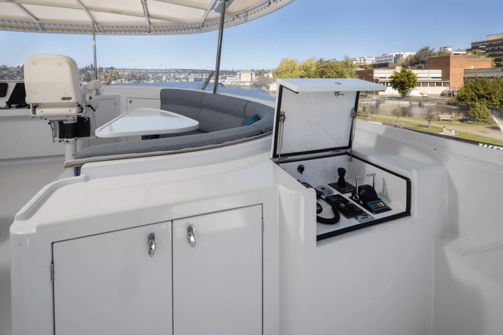 1989 Delta Marine Flybridge Motoryacht - Photo 19
