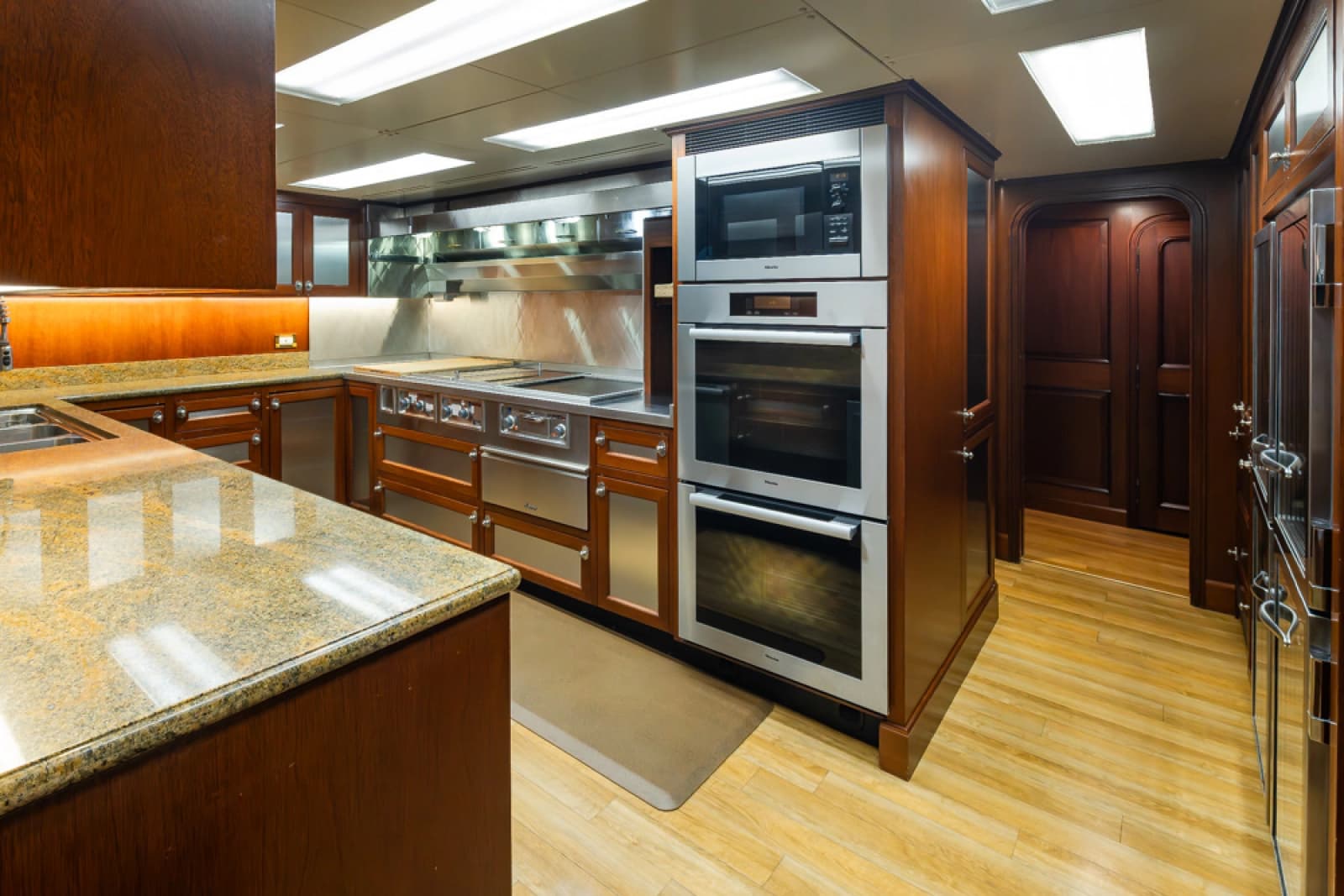 1989 Delta Marine Flybridge Motoryacht - Photo 37