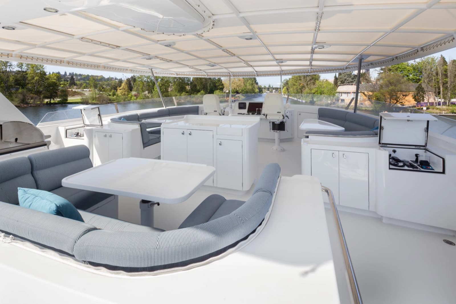 1989 Delta Marine Flybridge Motoryacht - Photo 12