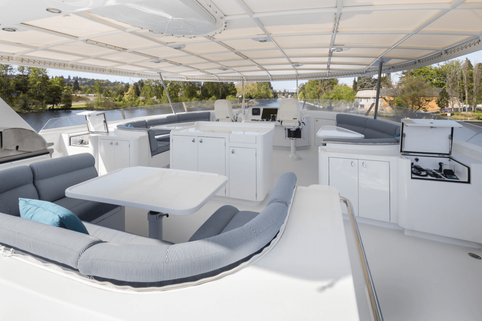 1989 Delta Marine Flybridge Motoryacht - Photo 12