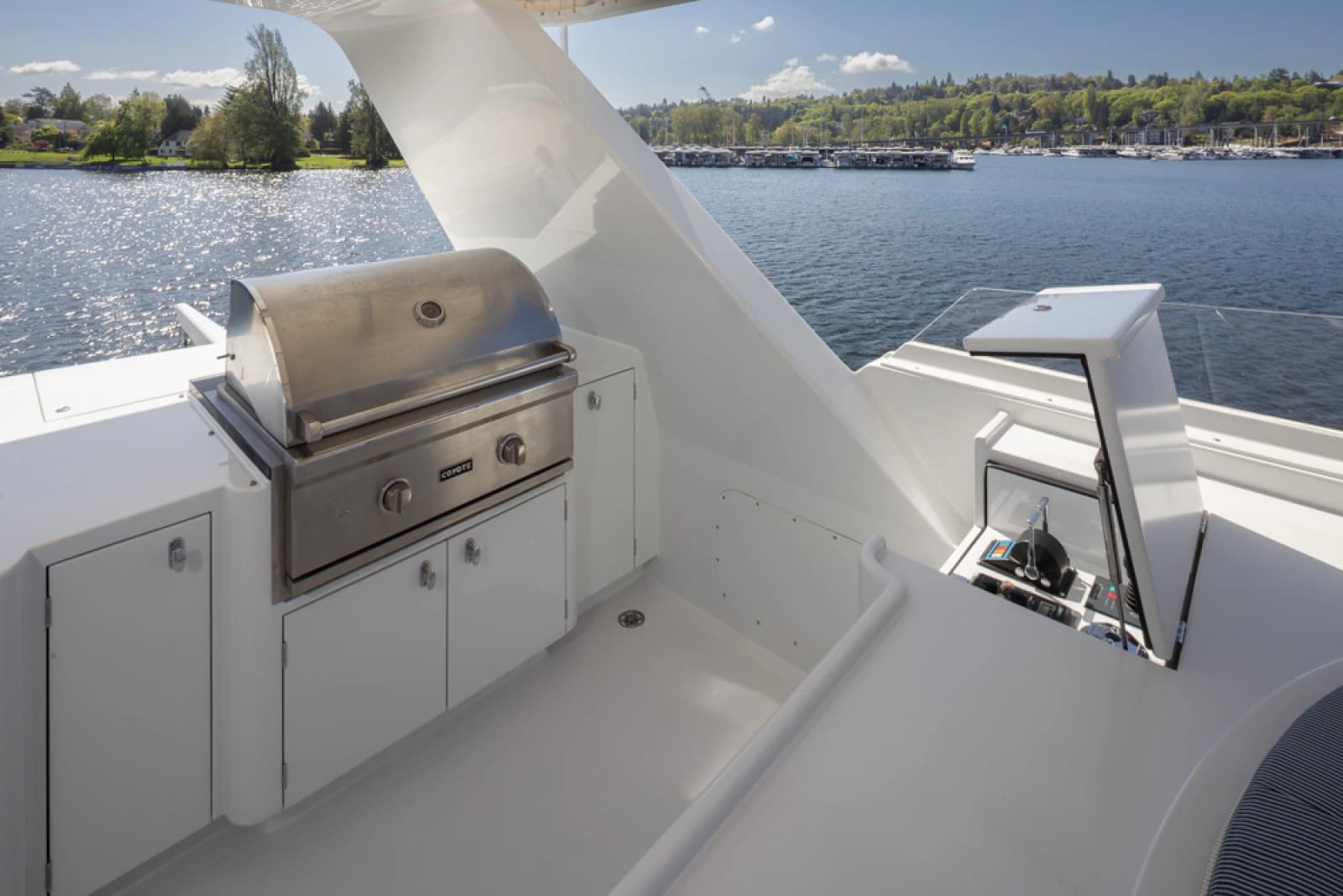1989 Delta Marine Flybridge Motoryacht - Photo 11