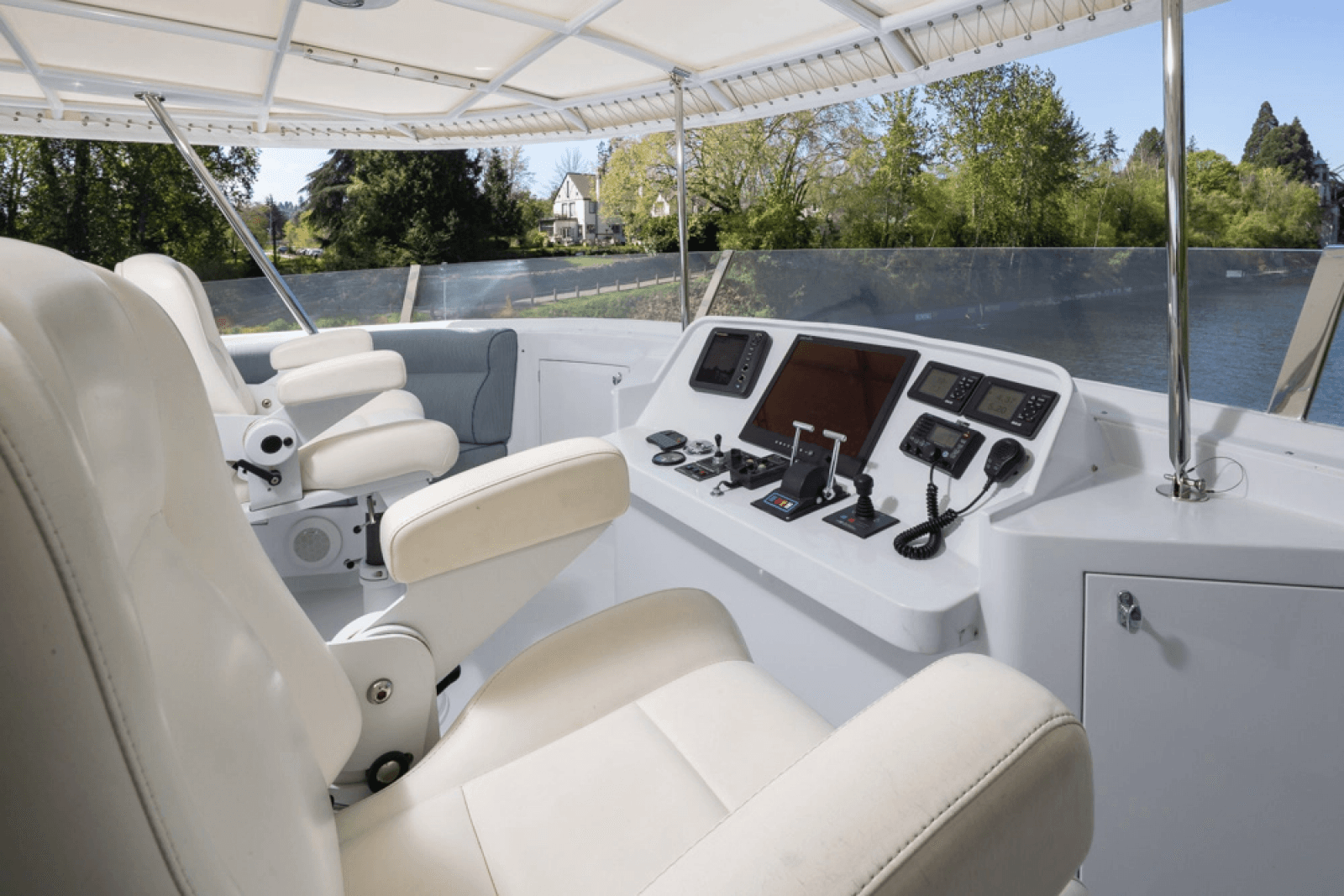 1989 Delta Marine Flybridge Motoryacht - Photo 16