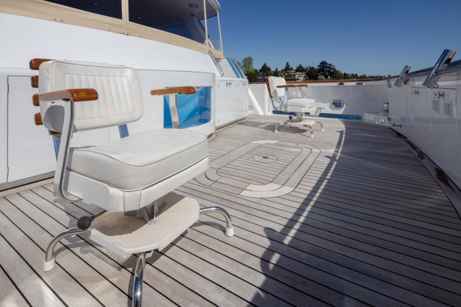 1989 Delta Marine Flybridge Motoryacht - Photo 24