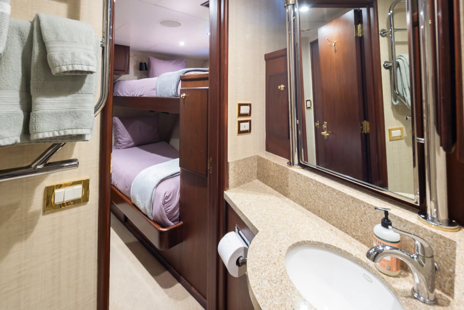 1989 Delta Marine Flybridge Motoryacht - Photo 83
