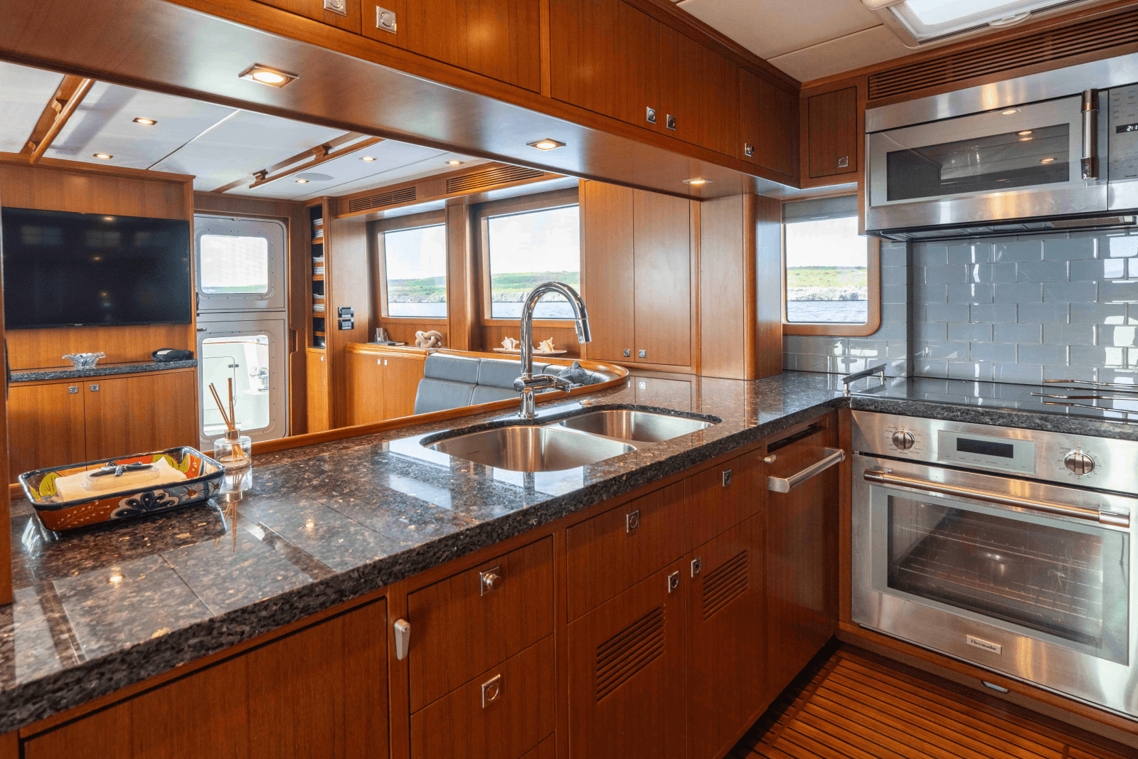 2022 Nordhavn N63 - Photo 15
