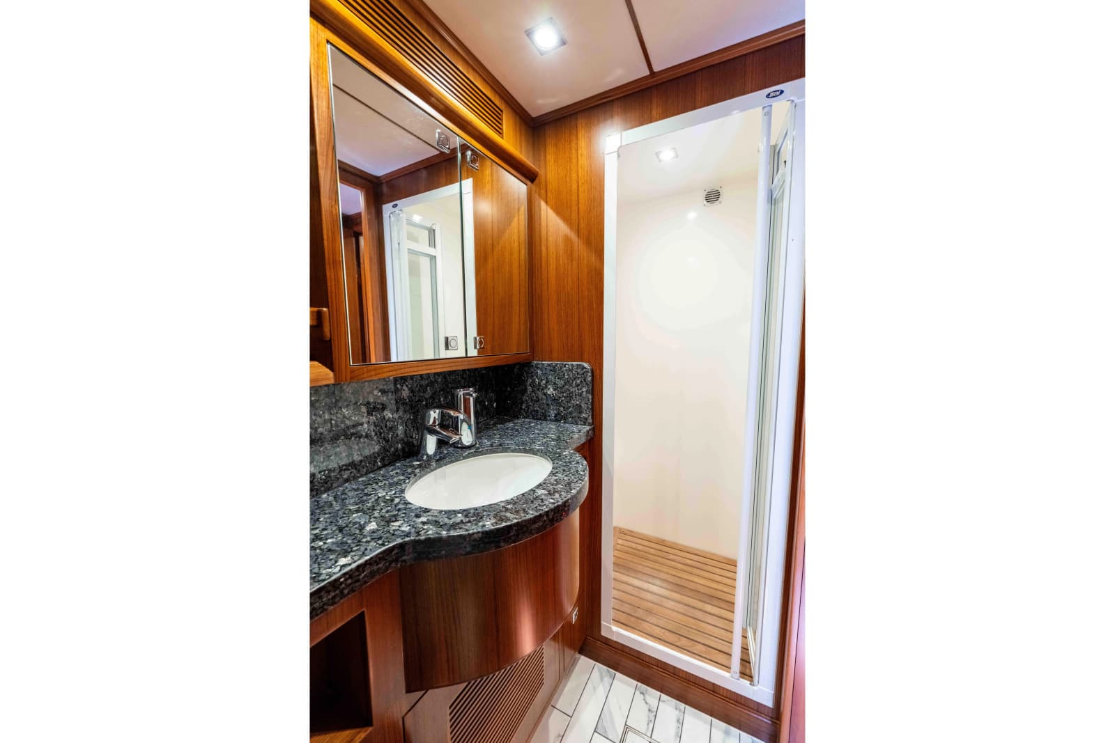 2022 Nordhavn N63 - Photo 25