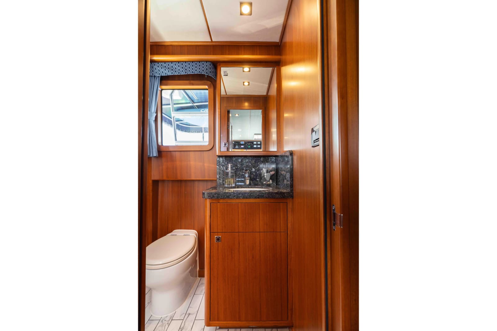 2022 Nordhavn N63 - Photo 31