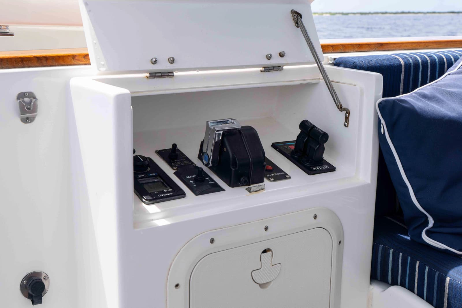 2022 Nordhavn N63 - Photo 10