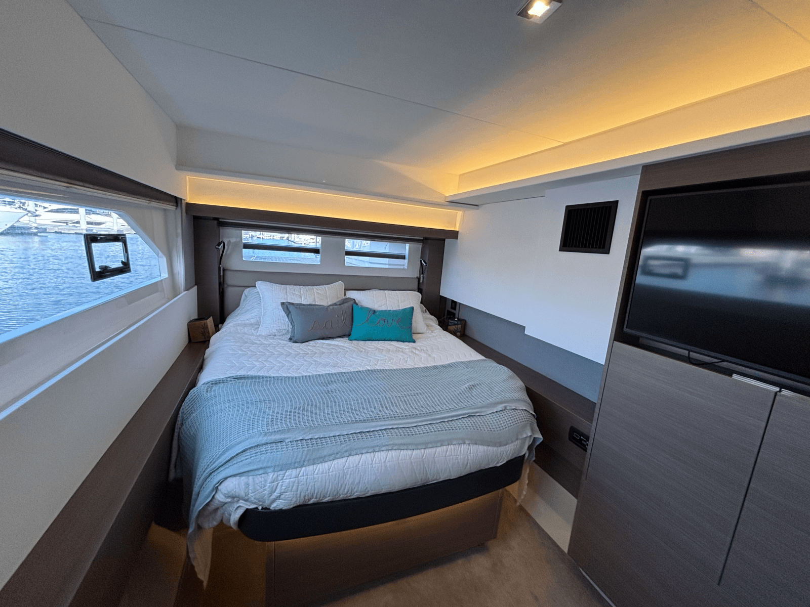 2023 Leopard 53 Powercat - Photo 25