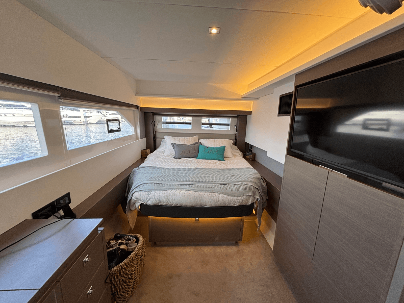 2023 Leopard 53 Powercat - Photo 24