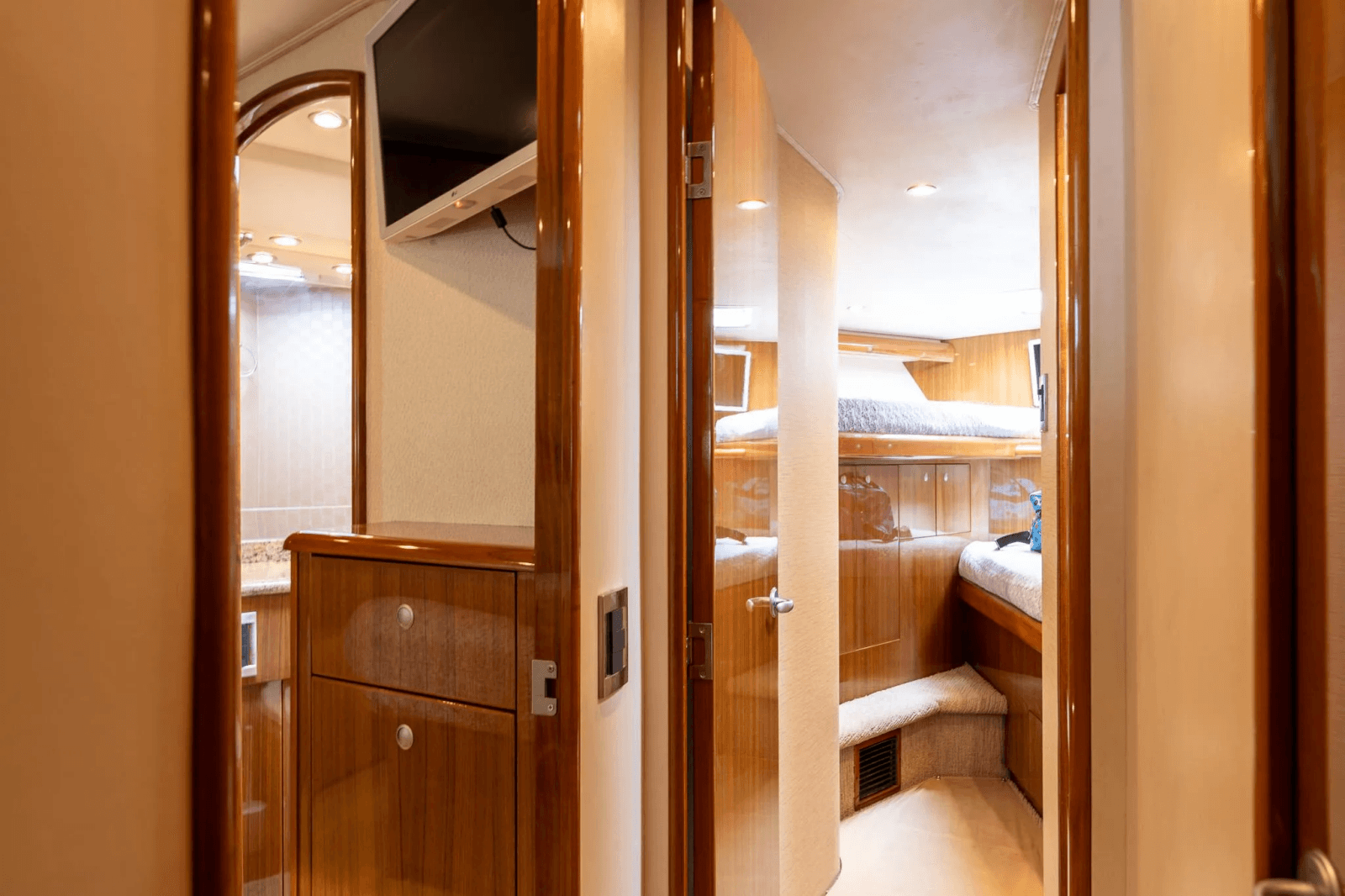 2008 Viking 54 Sport Fisher - Photo 32