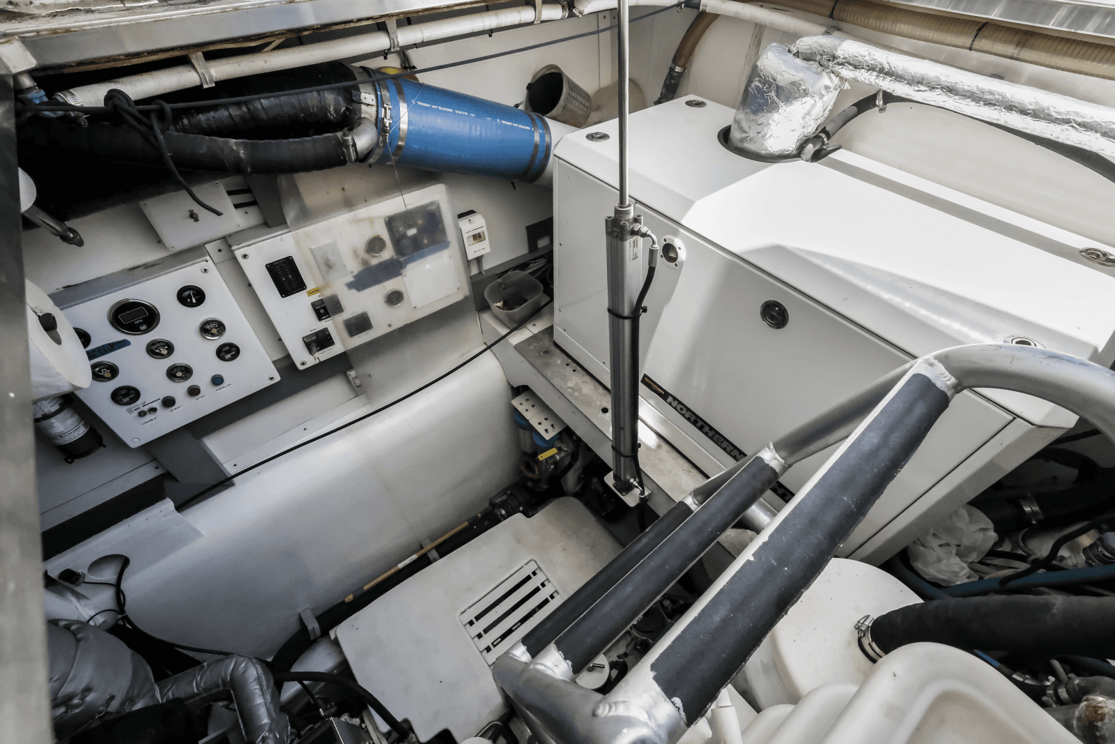 2000 Custom Power Catamaran - Photo 37
