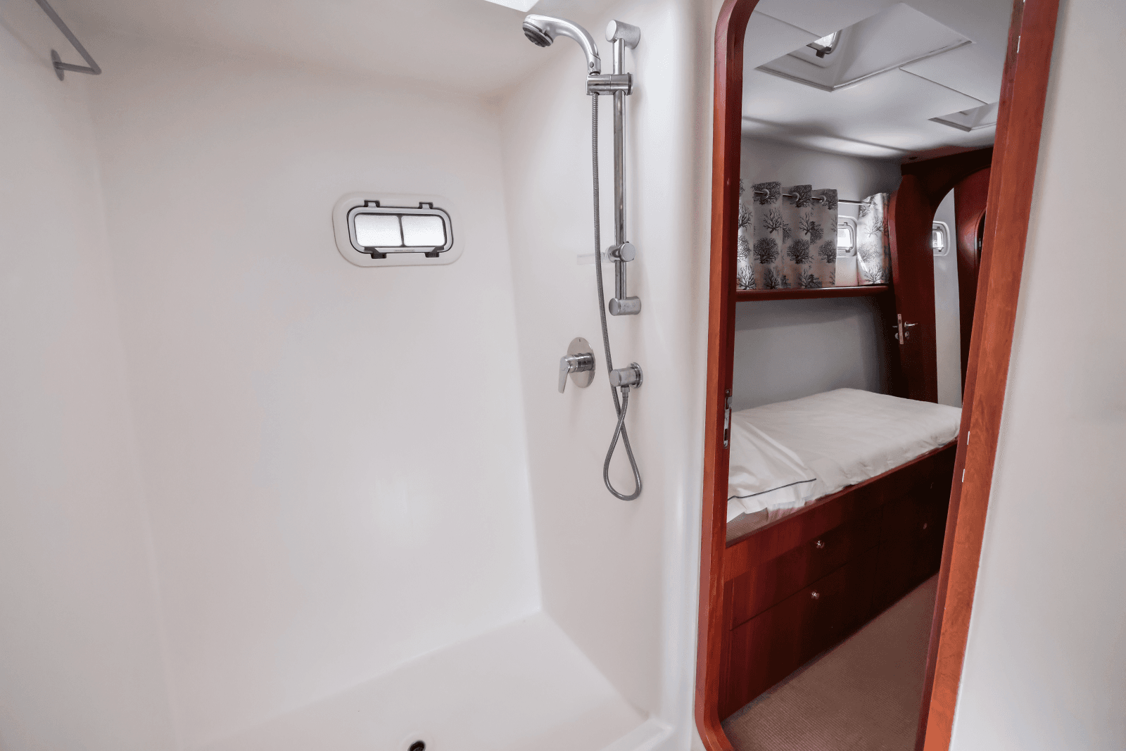2000 Custom Power Catamaran - Photo 24