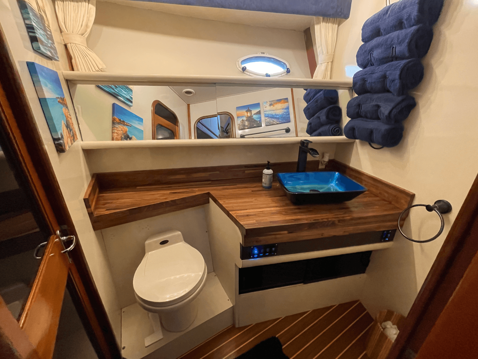1990 Viking 63 Motor Yacht - Photo 39