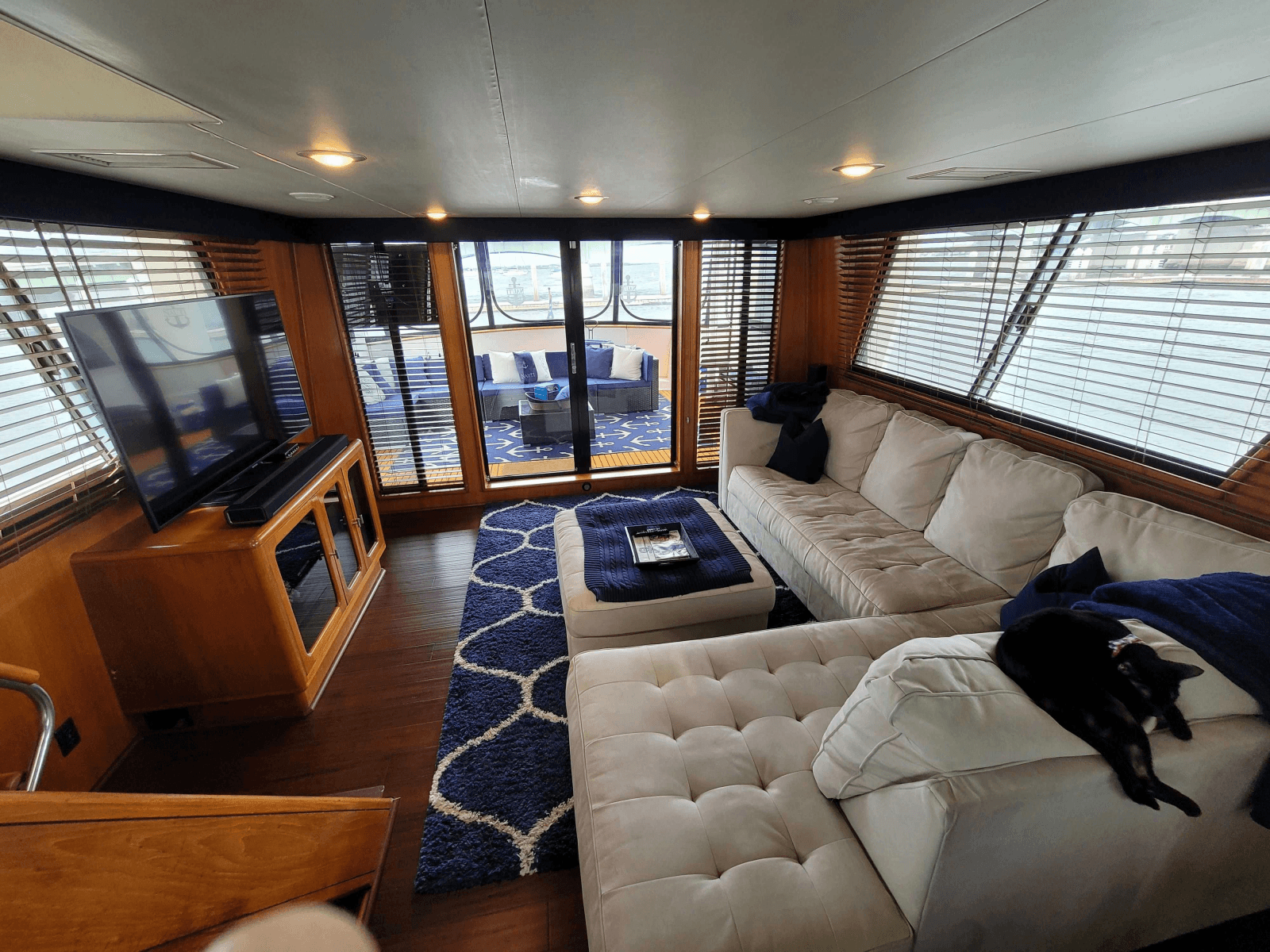1990 Viking 63 Motor Yacht - Photo 16