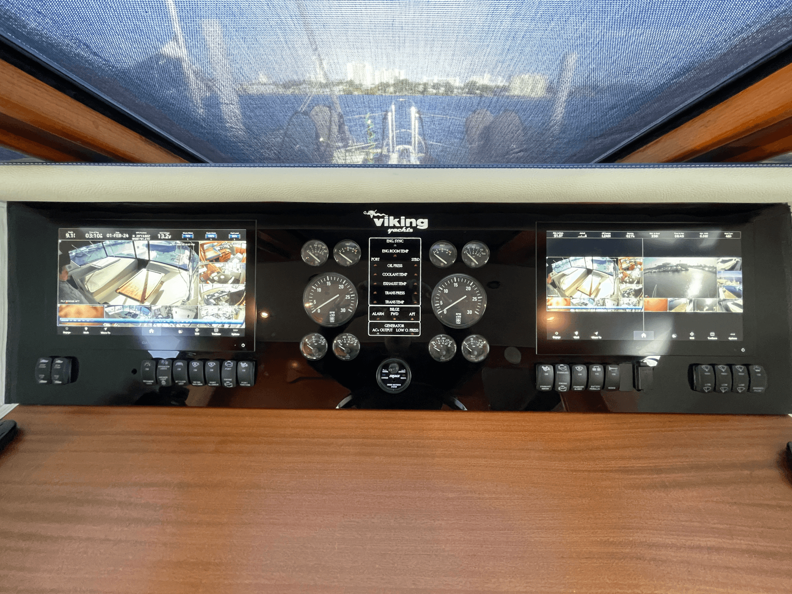 1990 Viking 63 Motor Yacht - Photo 27