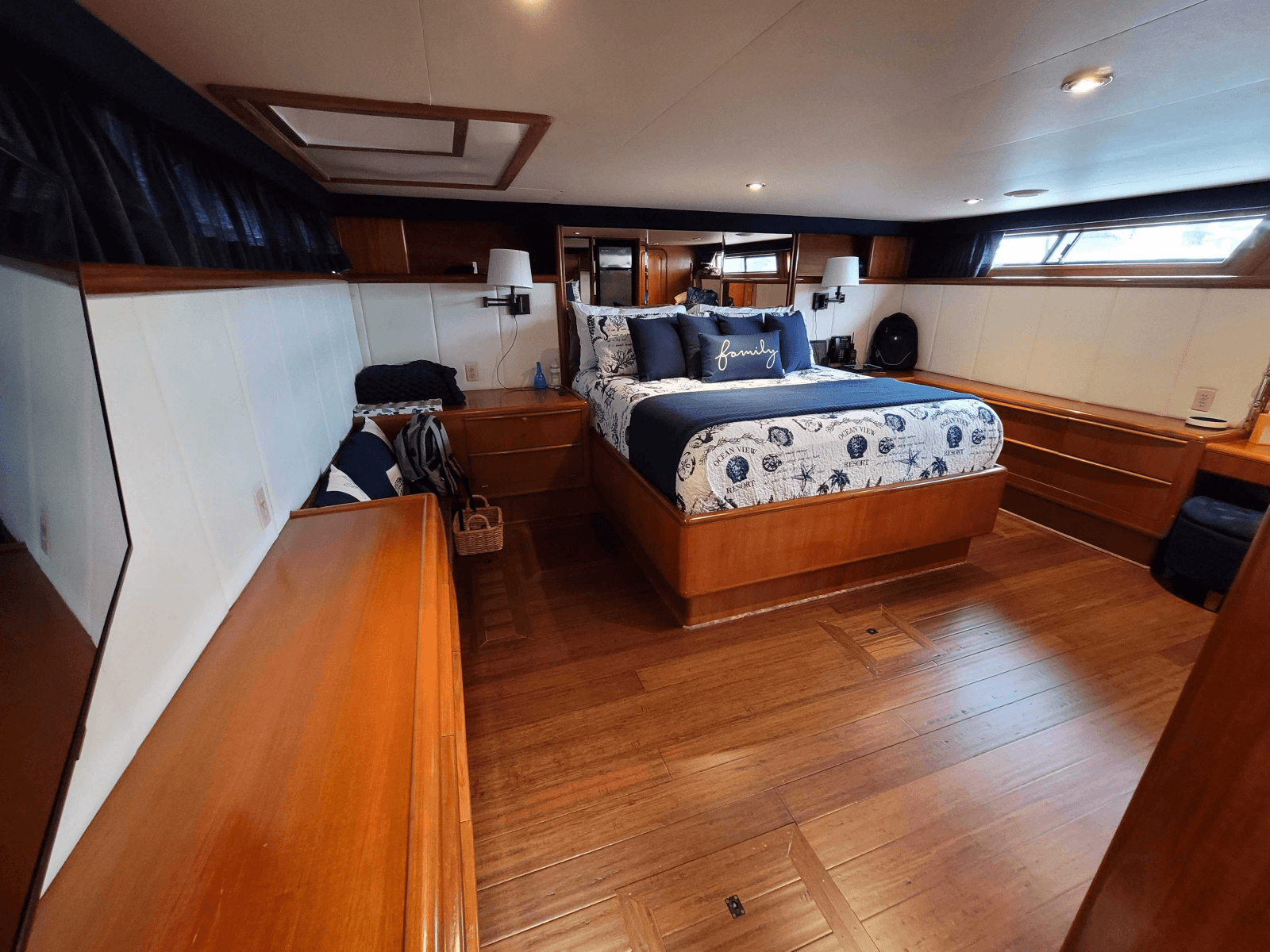 1990 Viking 63 Motor Yacht - Photo 32