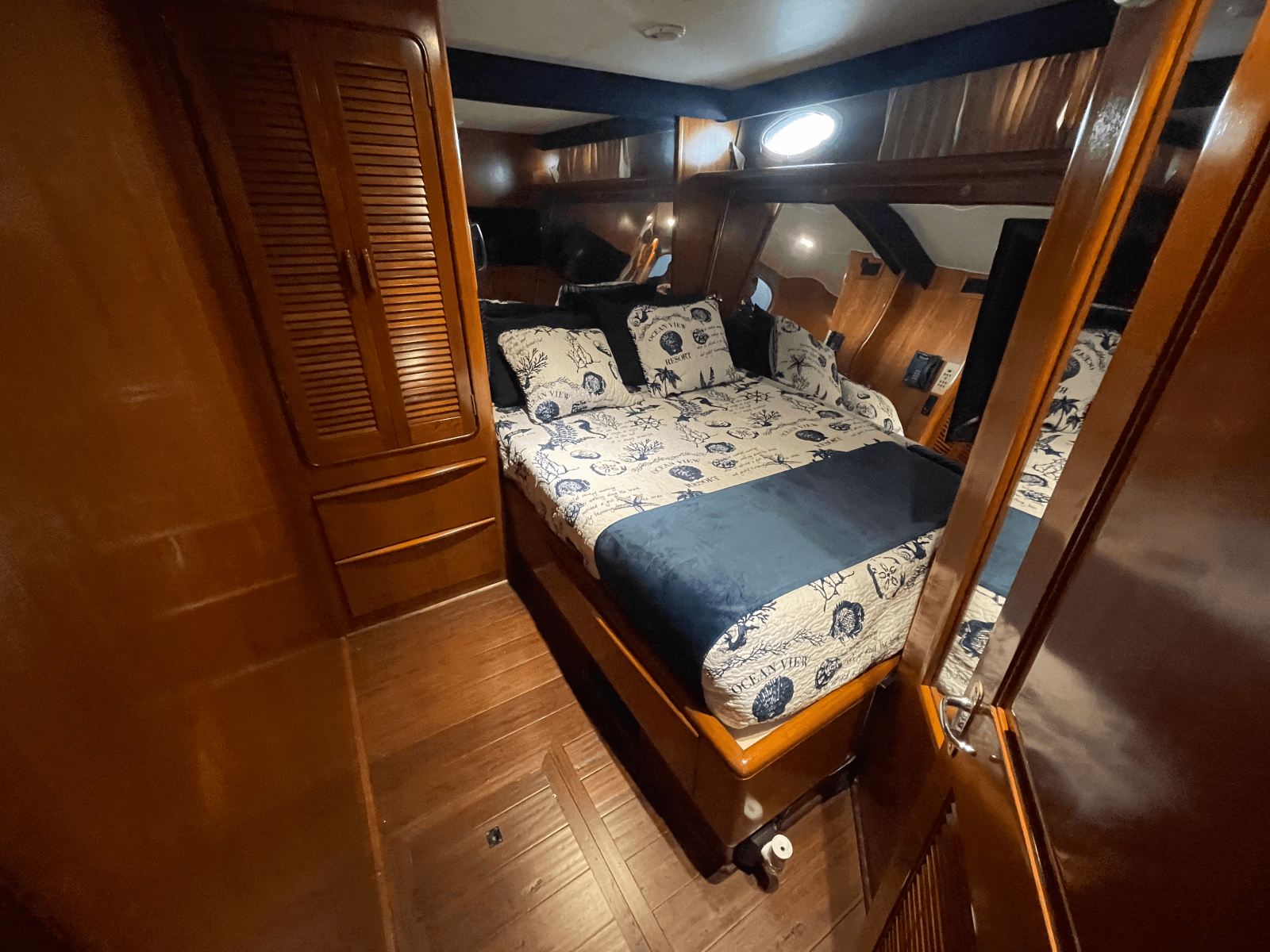 1990 Viking 63 Motor Yacht - Photo 37