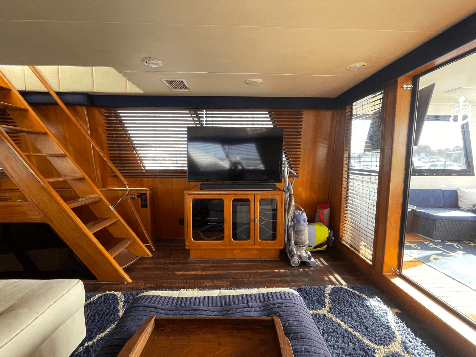 1990 Viking 63 Motor Yacht - Photo 18