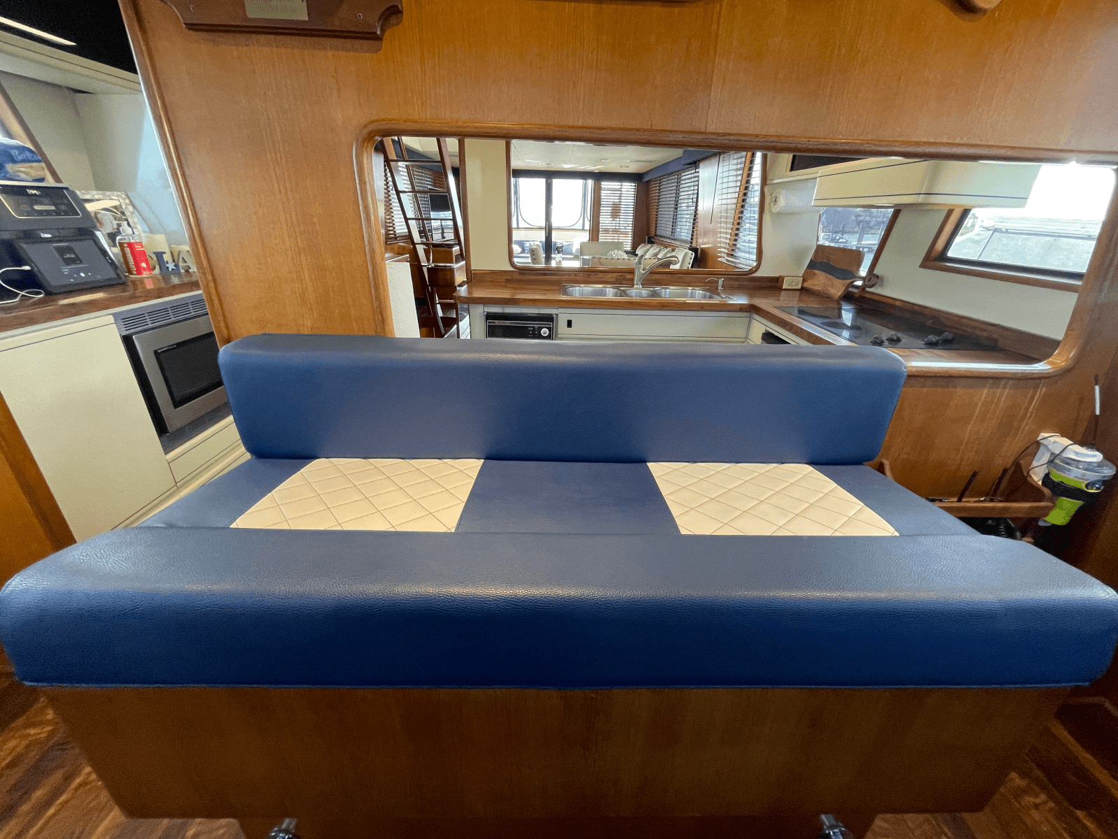 1990 Viking 63 Motor Yacht - Photo 31