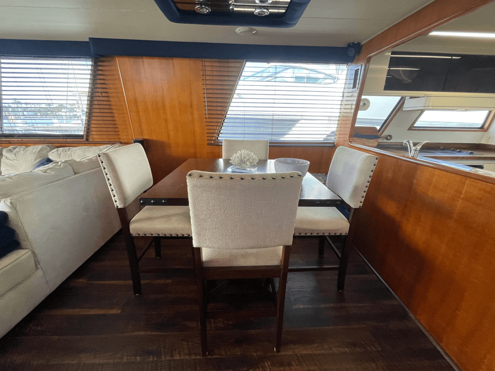 1990 Viking 63 Motor Yacht - Photo 20