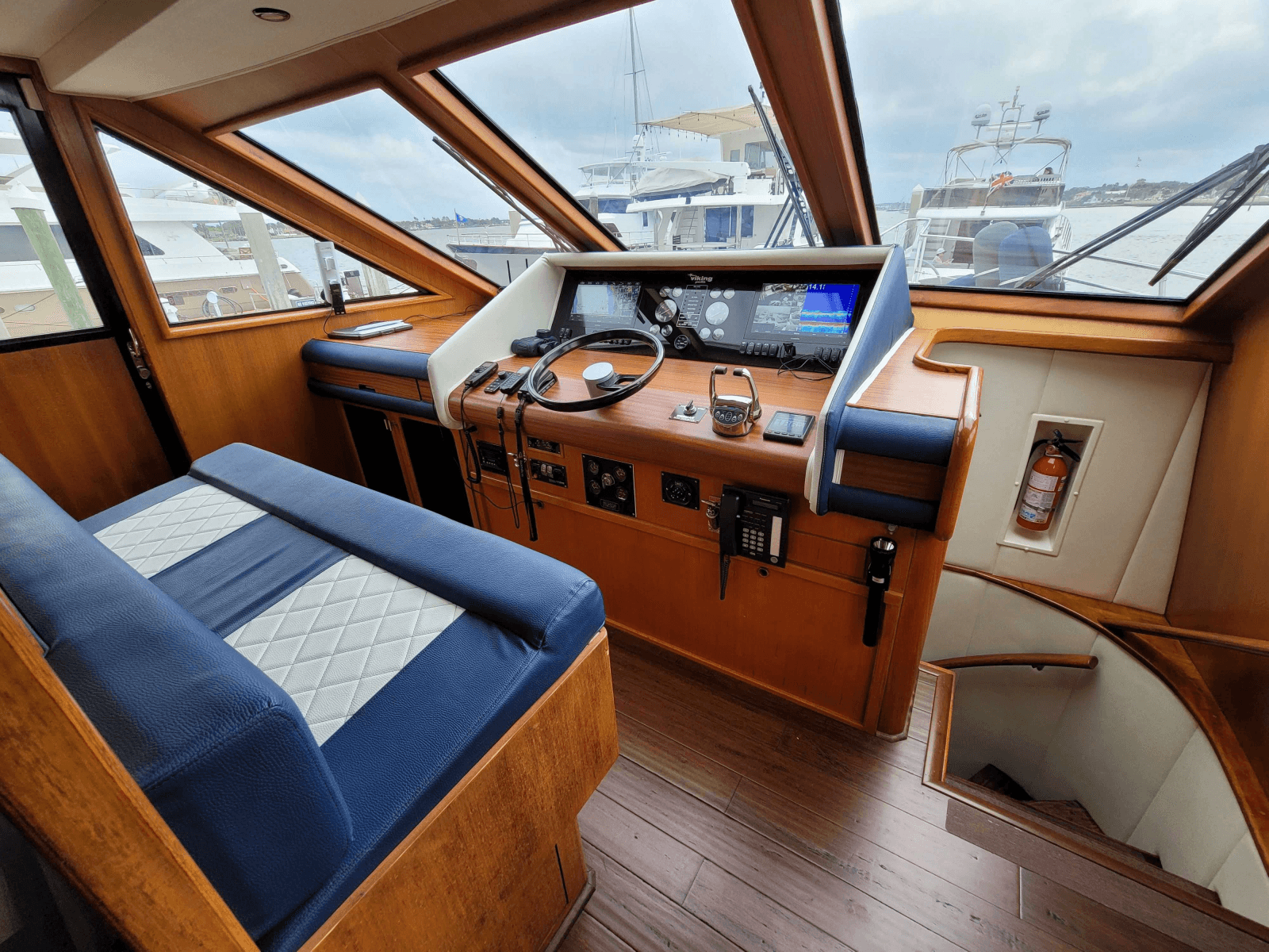 1990 Viking 63 Motor Yacht - Photo 24