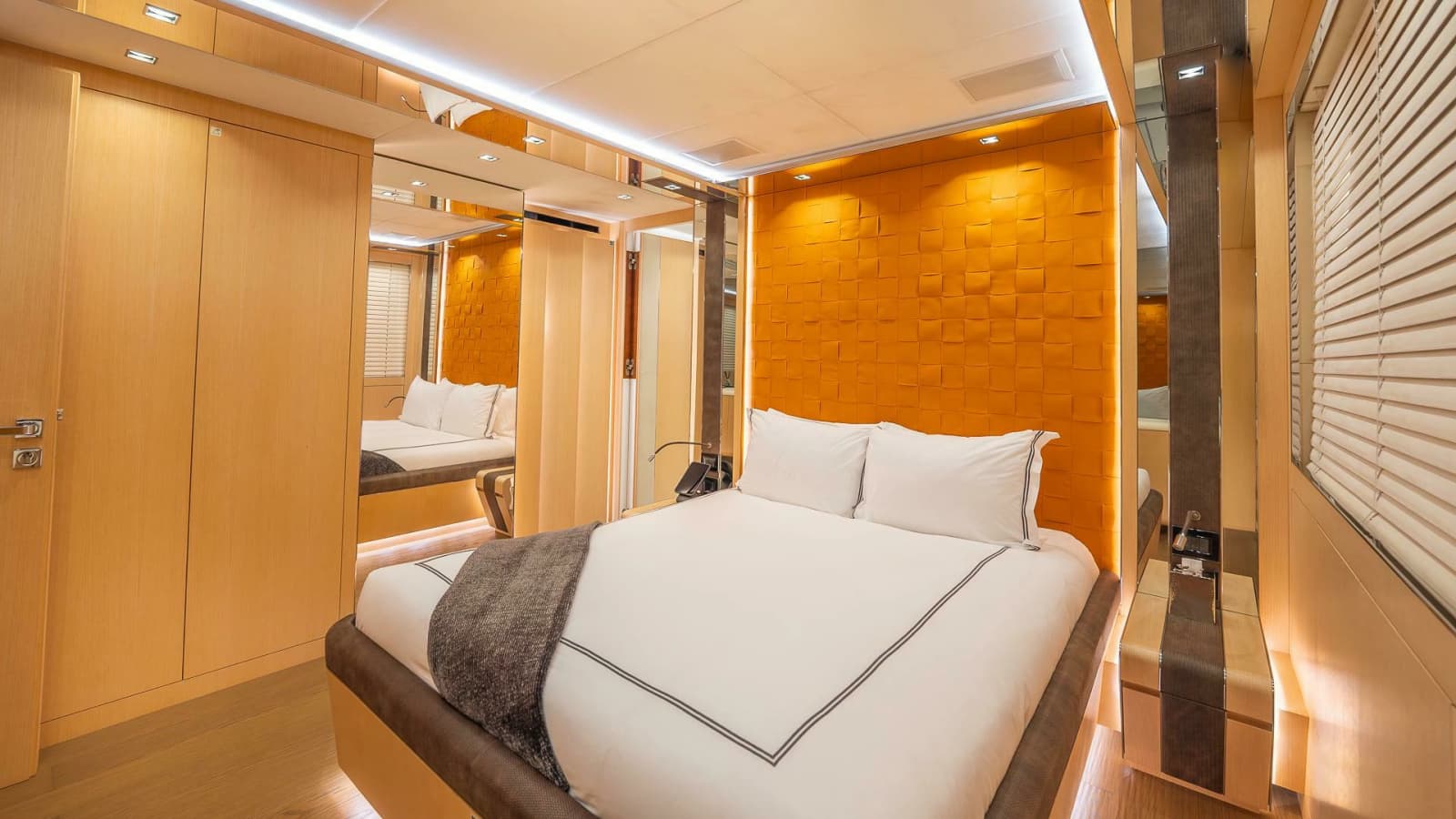 2017 Mangusta Oceano 42 - Photo 36